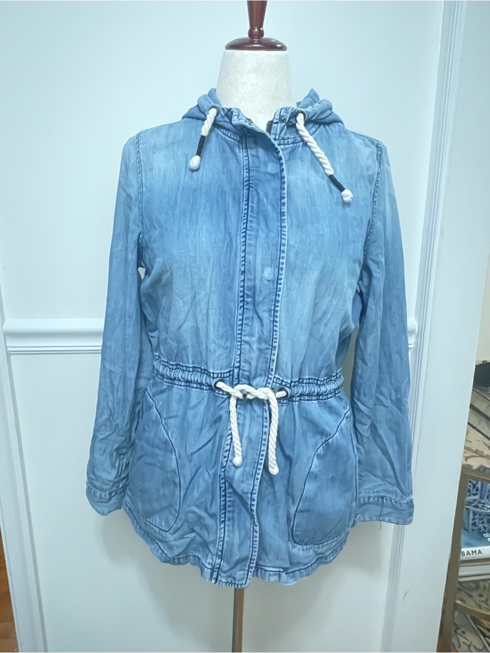 Modern Amusement Chambray Hooded Utility Jacket | Drawstring Waist | Size Medium